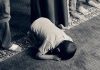 PSA: Tinggalkanlah sekejap telefon pintar tu, dengarkanlah dulu khutbah Jumaat… solat anak kecil